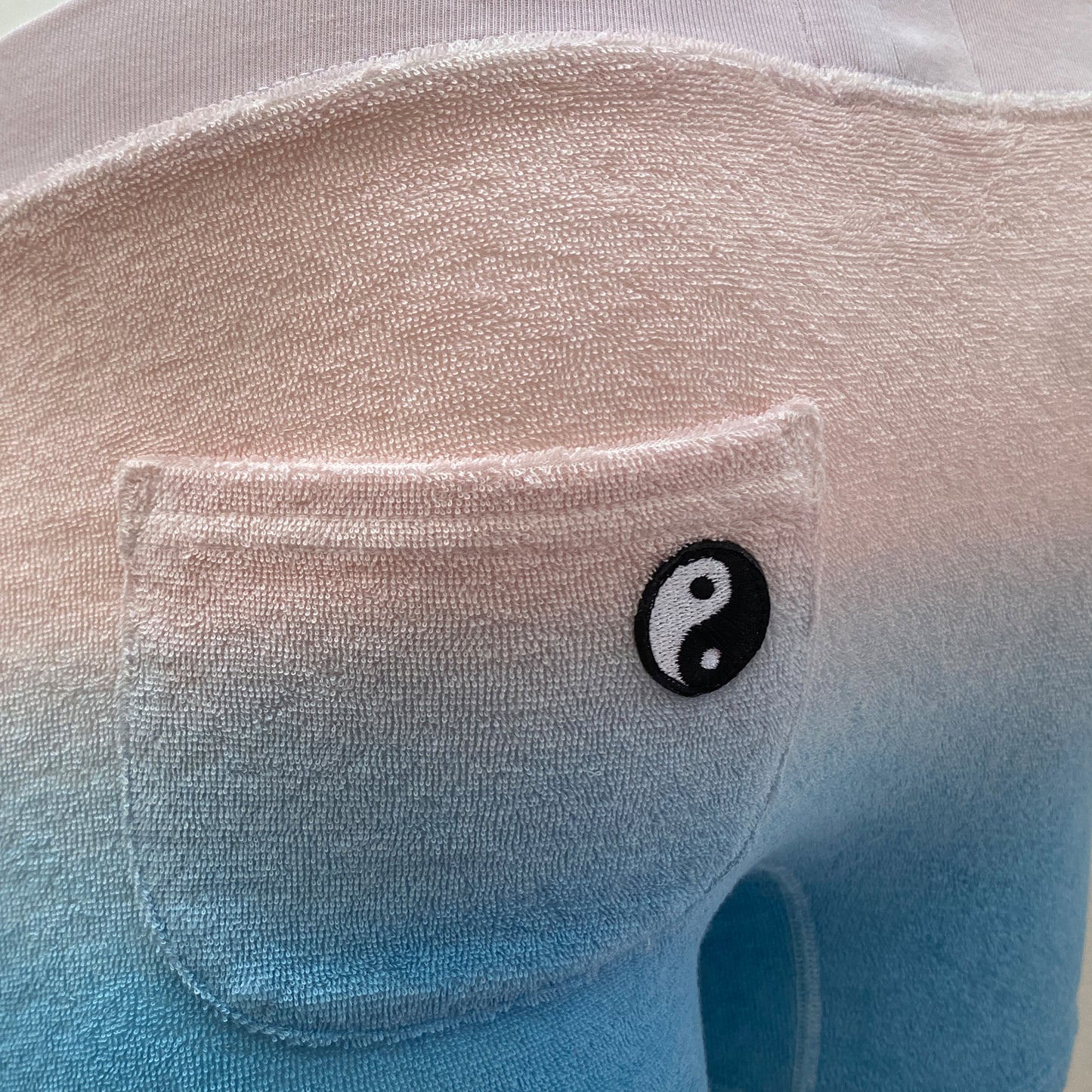Gradient Dyeing IN & YAN (24-19 )