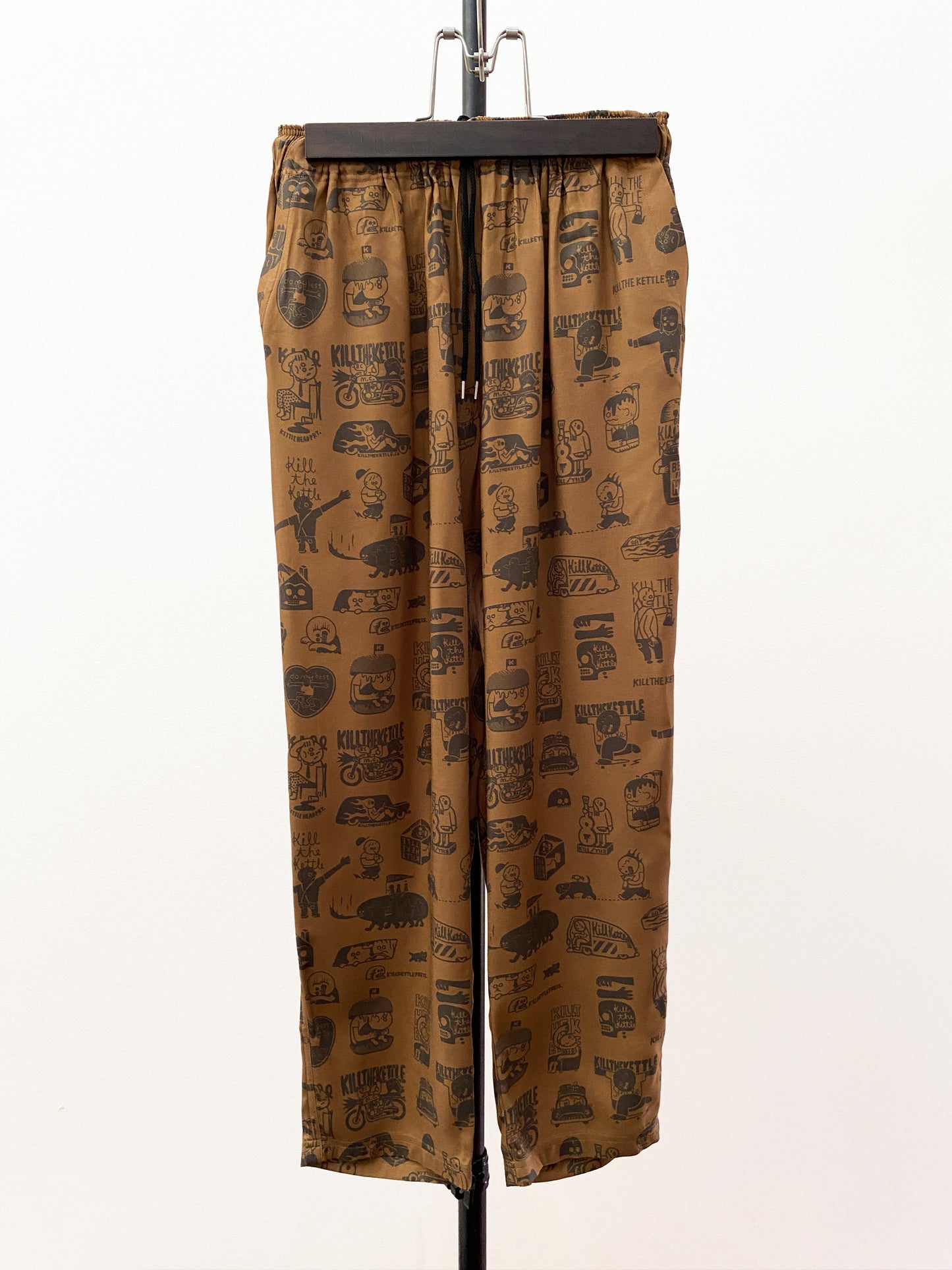 OTT23-02b Kill the kettle COLLABORATION INKJET PRINT RAYON100%FABLIC PANTS