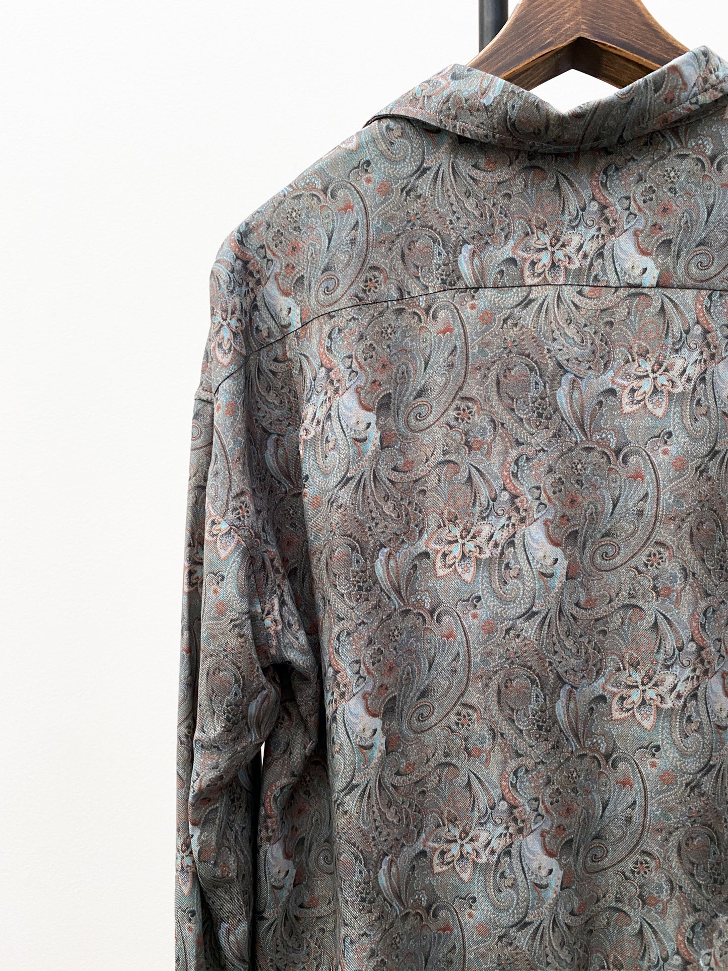 OTT23-03 PAISLEY INKJET PRINT RAYON100%FABRIC L/S SHIRTS