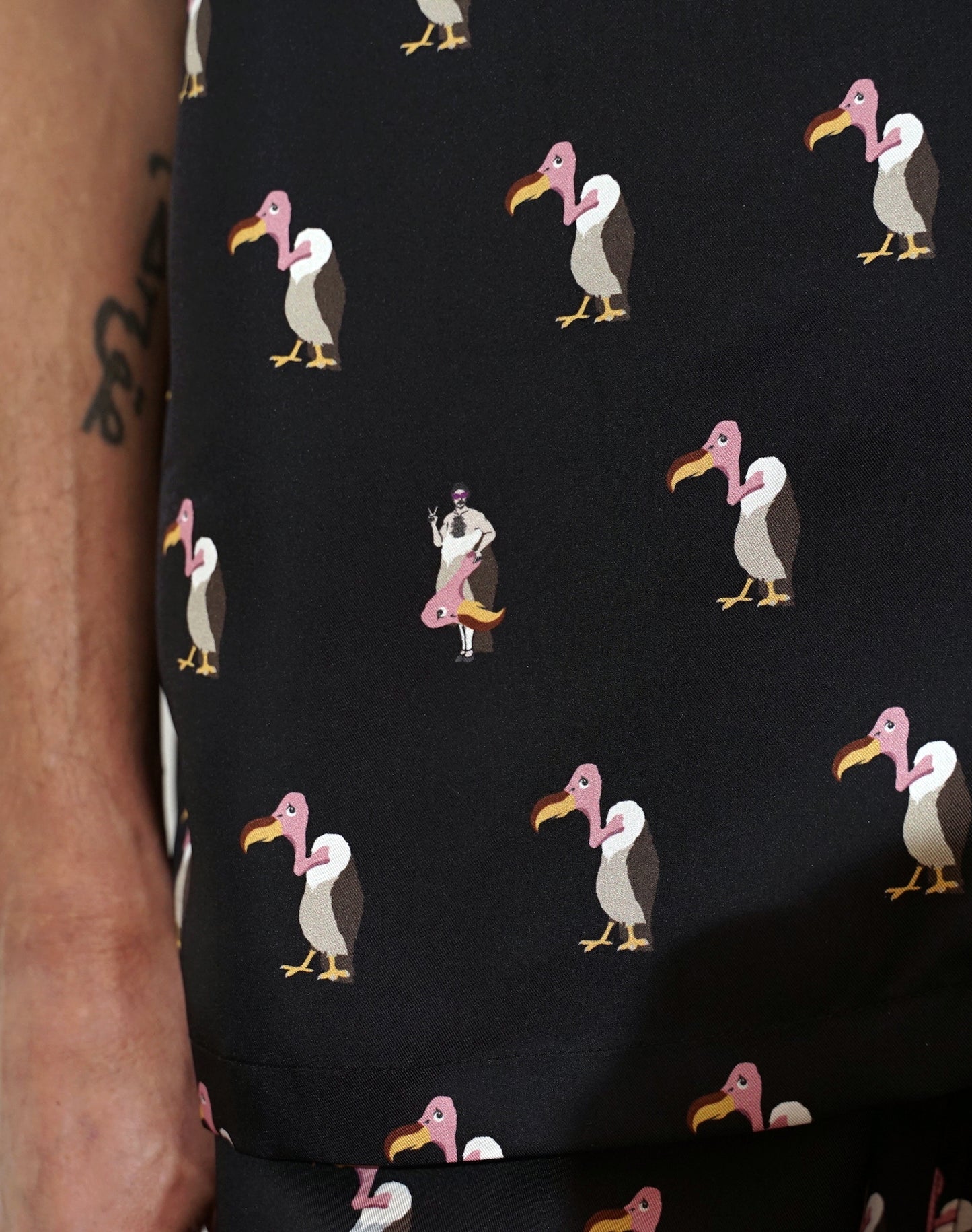 OTT21-03a HAGETAKA INKJET PRINT SILK100% H/S SHIRTS (BLK)