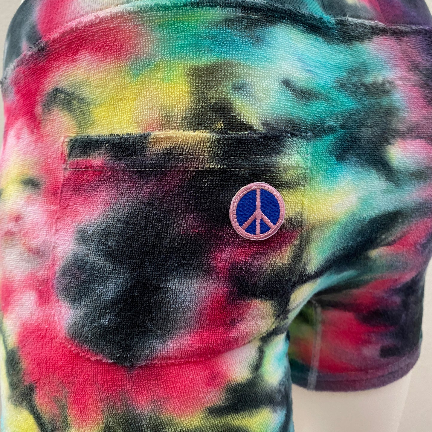 24-07a PEACE Wappen Tie Dye Stretch Pile BOXER