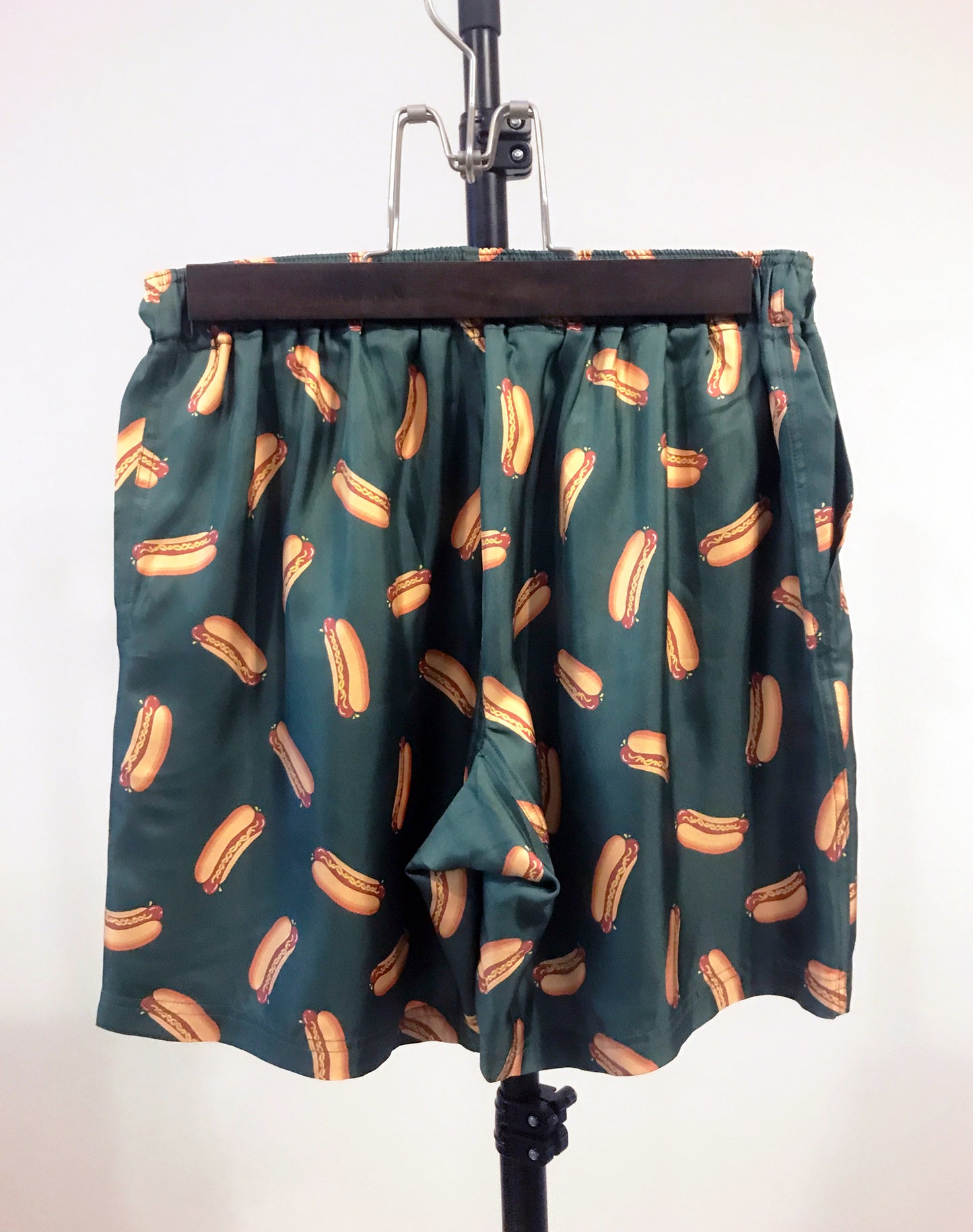 OTT19-09 SILK100%INKJET HOTDOG PRINT SHORTS