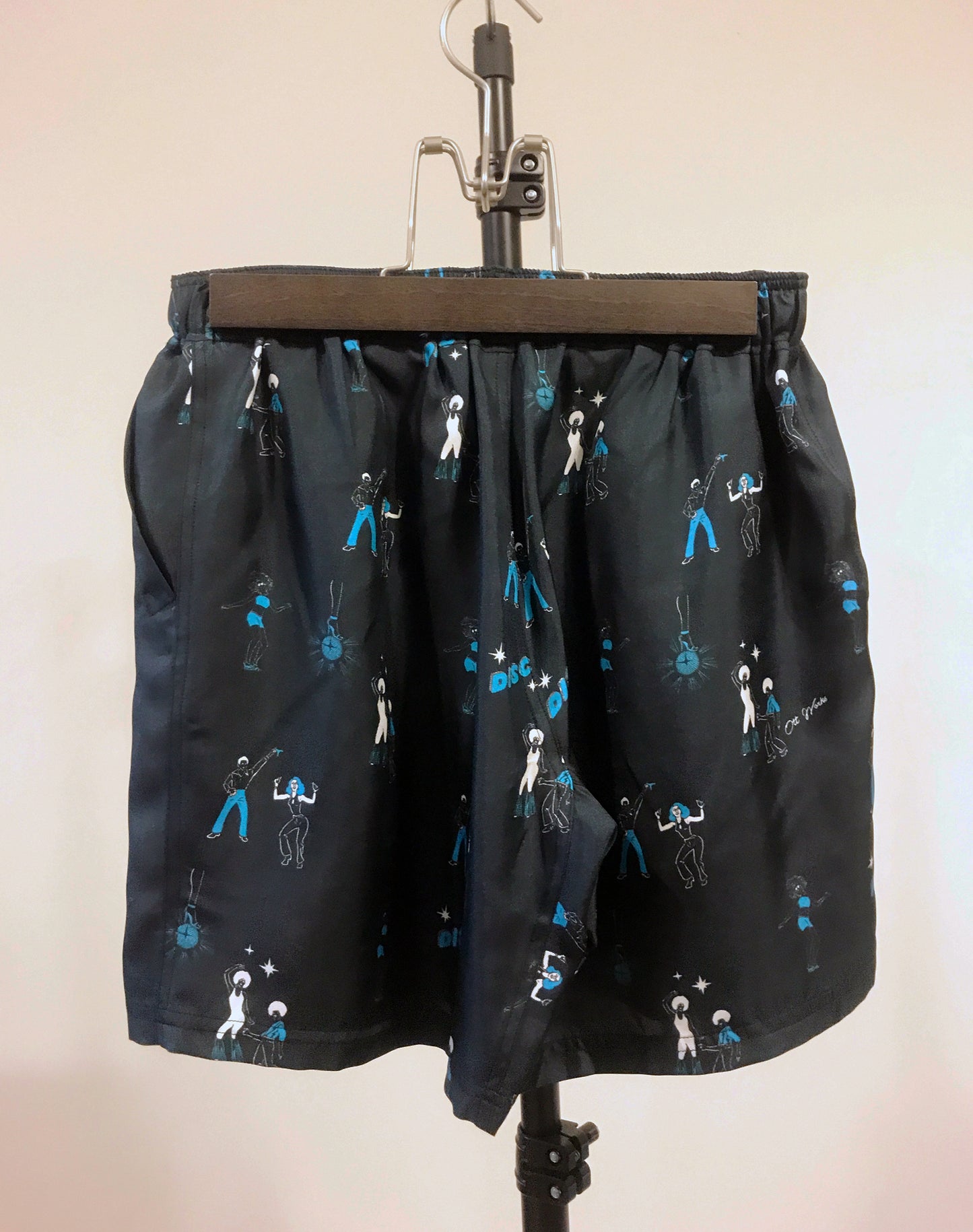 OTT19-10 SILK100%INKJET TSUYOSHI NIGAMUSHI ROCK&DISCO PRINT SHORTS