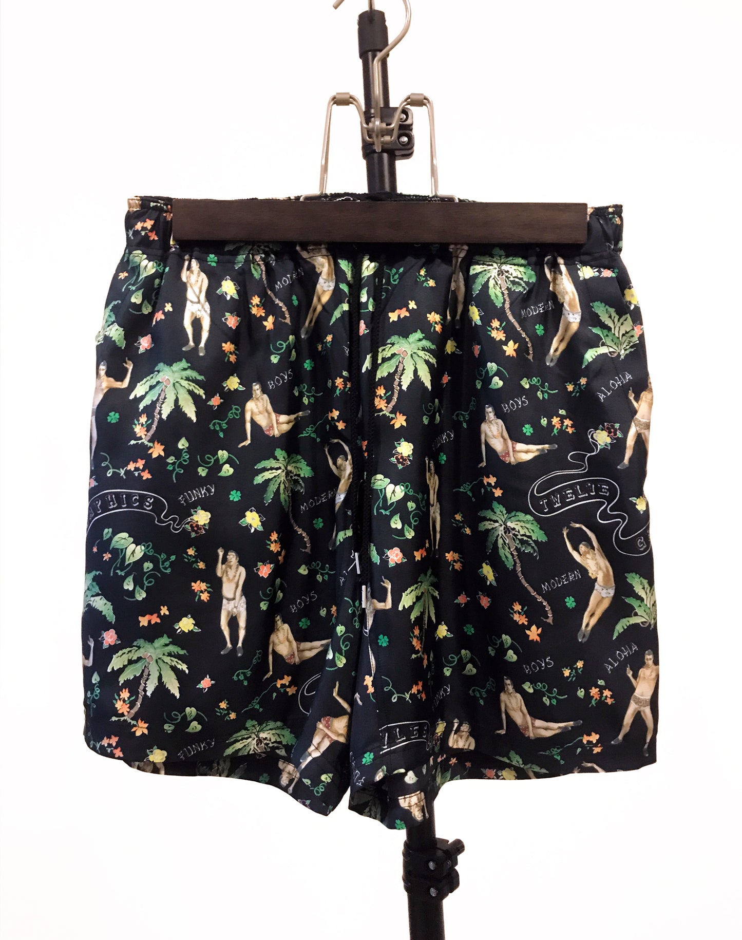 OTT19-14 SILK100%INKJET FUNKY MODERN BOYS PRINT SHORTS