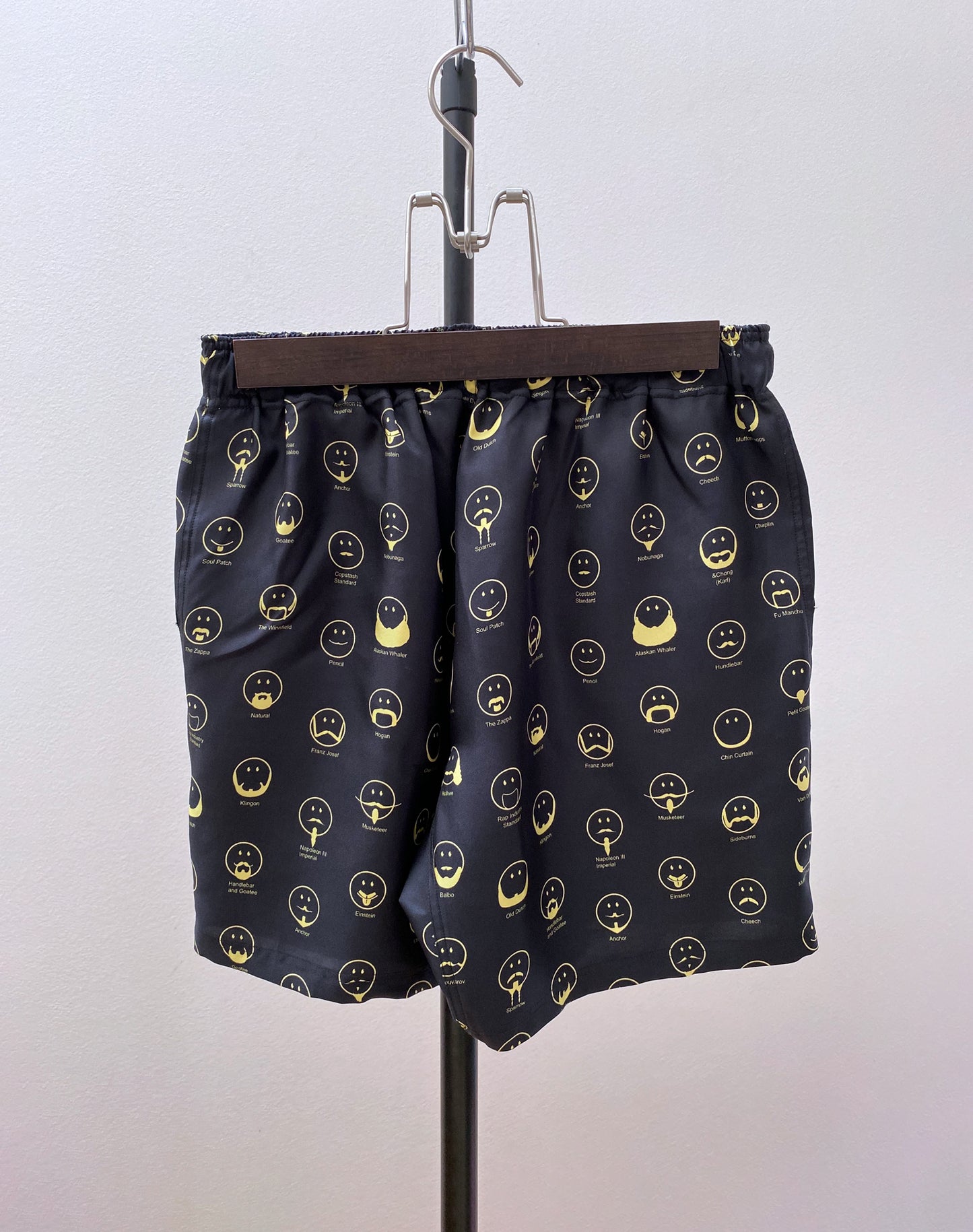 OTT20-14b SILK INKJET BEARDS SMILE PRINT SHORTS