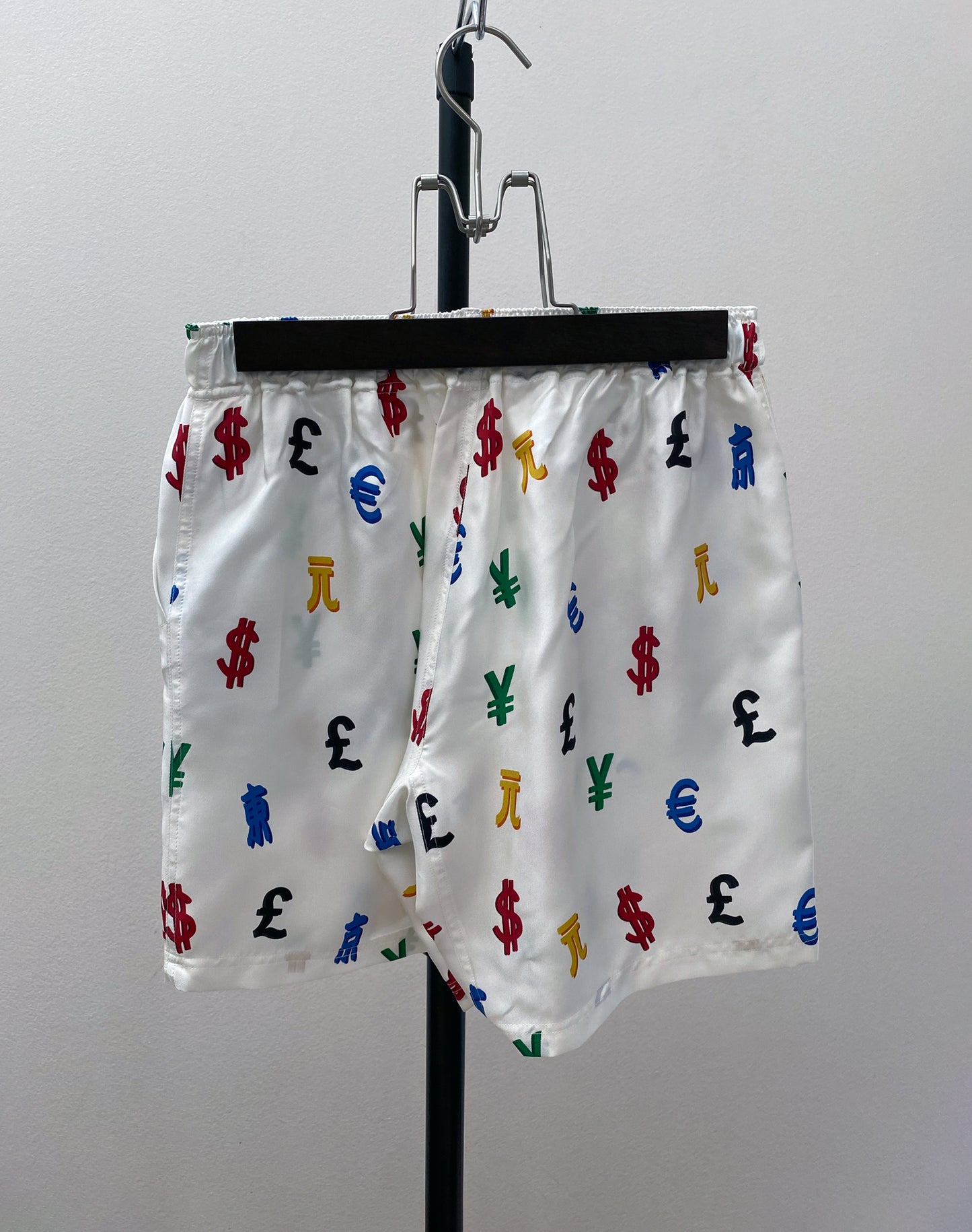 OTT20-16a SILK INKJET MONEY PRINT SHORTS