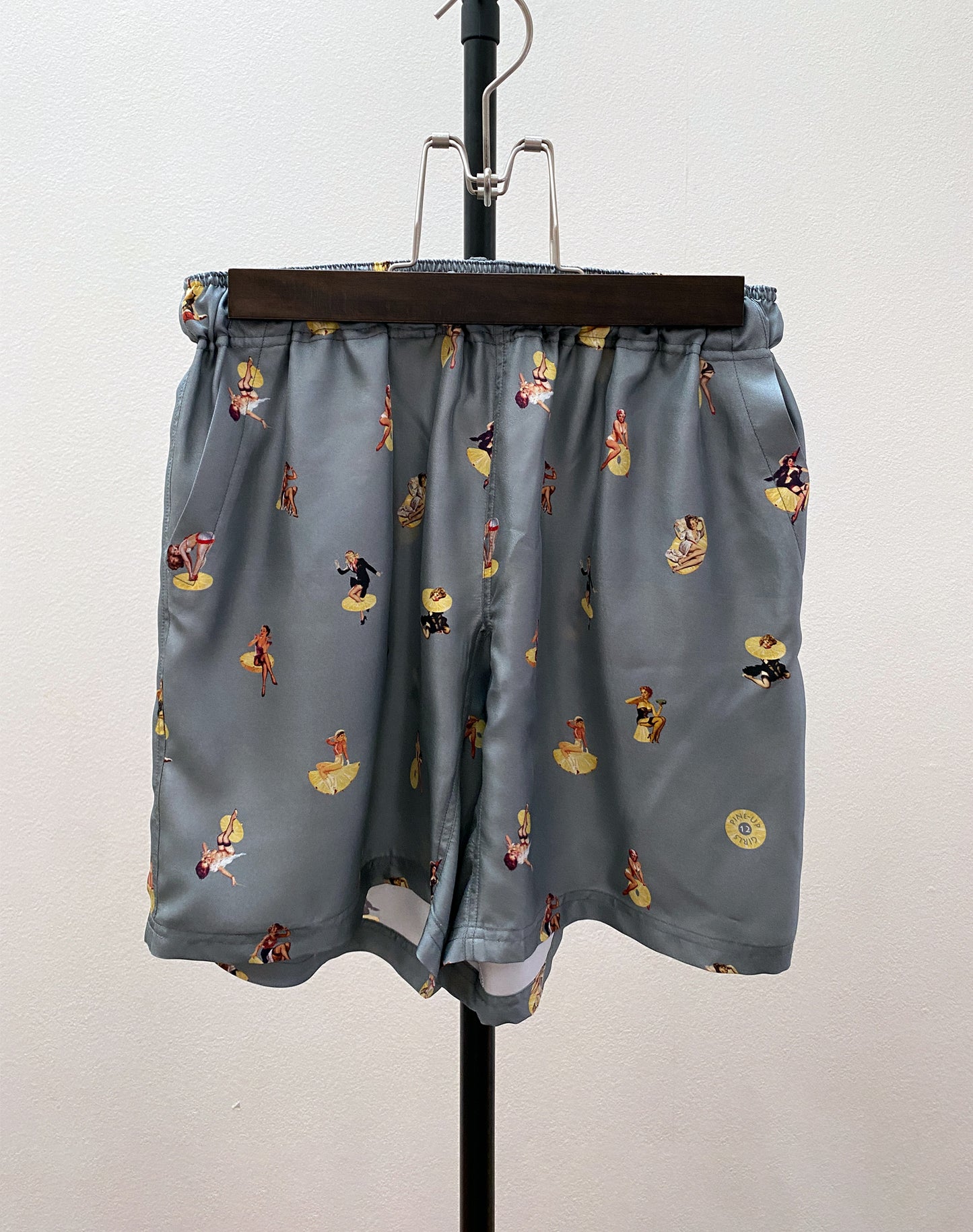 OTT21-11a PINeUP GIRLS INKJET PRINT SILK100% SHORTS (KHAKI)