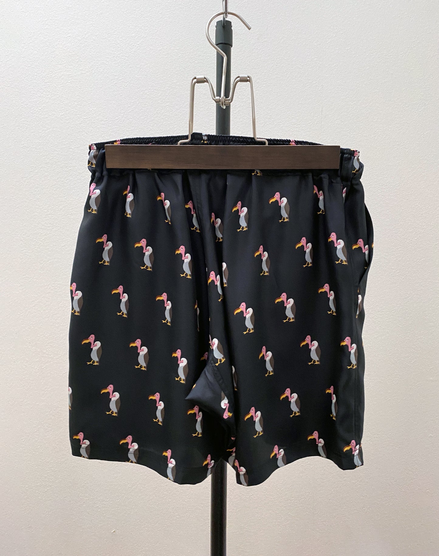 OTT21-13a HAGETAKA INKJET PRINT SILK100% SHORTS (BLK)