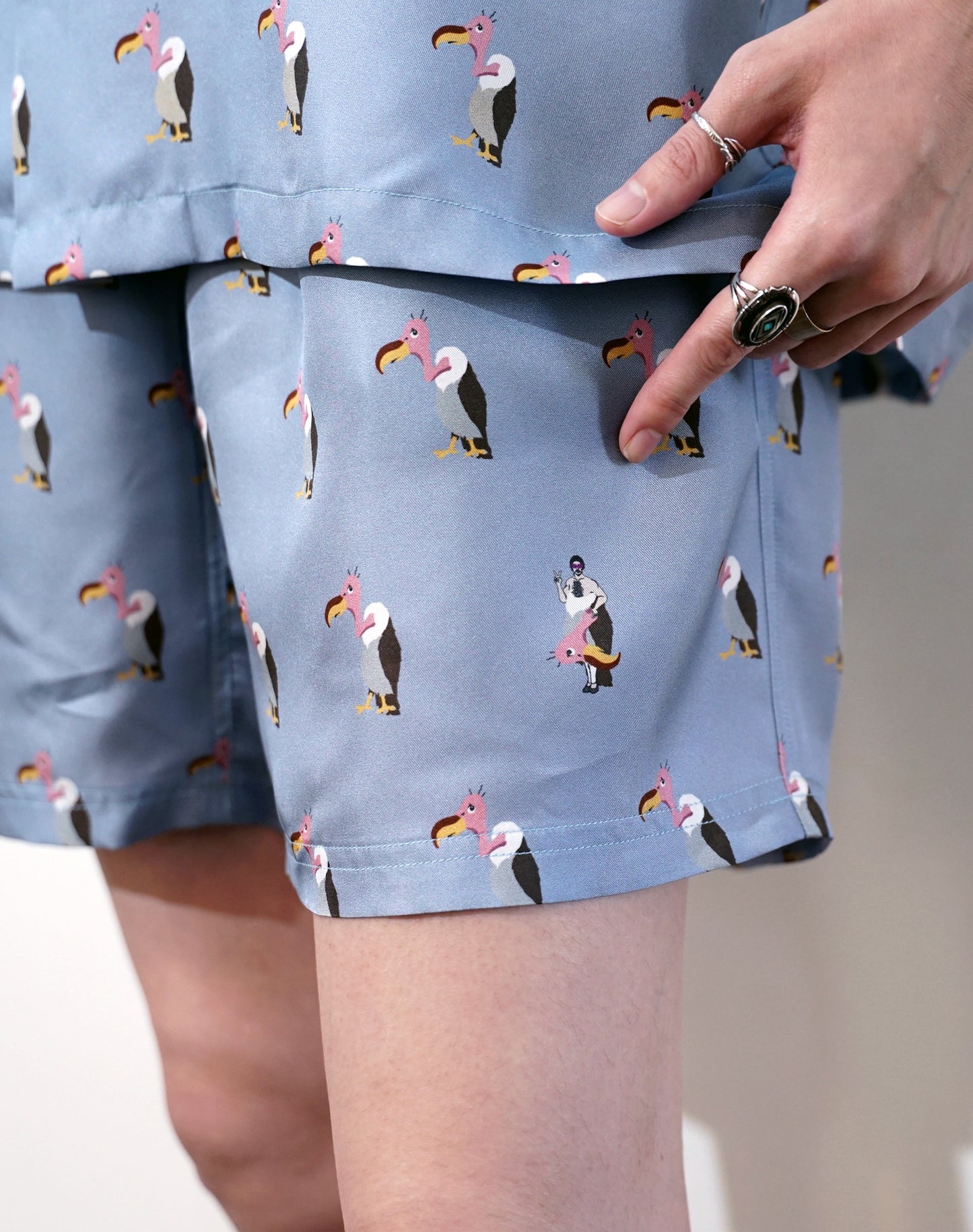 OTT21-13b HAGETAKA INKJET PRINT SILK100% SHORTS (LBLUE)